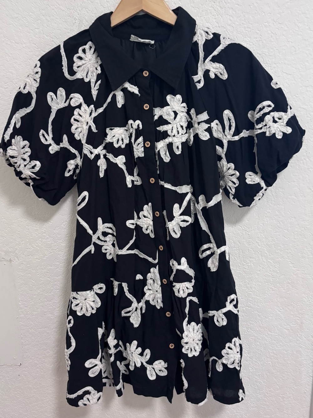 Entro cotton puff sleeve embroidered mini dress